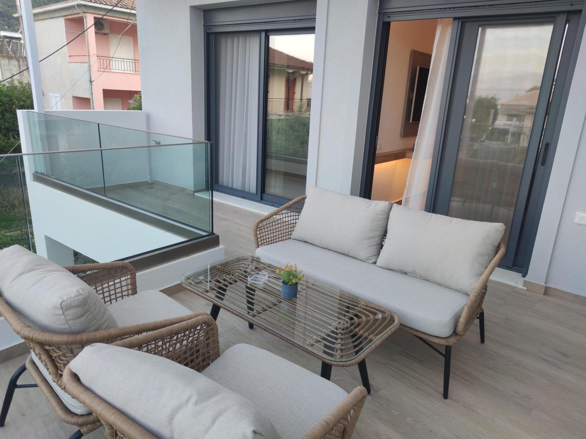 Elianthi Luxury Apartments นิเกียนา ภายนอก รูปภาพ